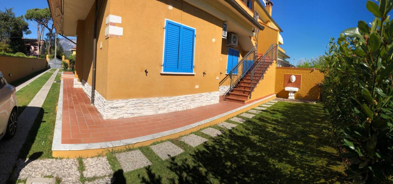 Casa Vacanze Sunflower Καρράρα Εξωτερικό φωτογραφία